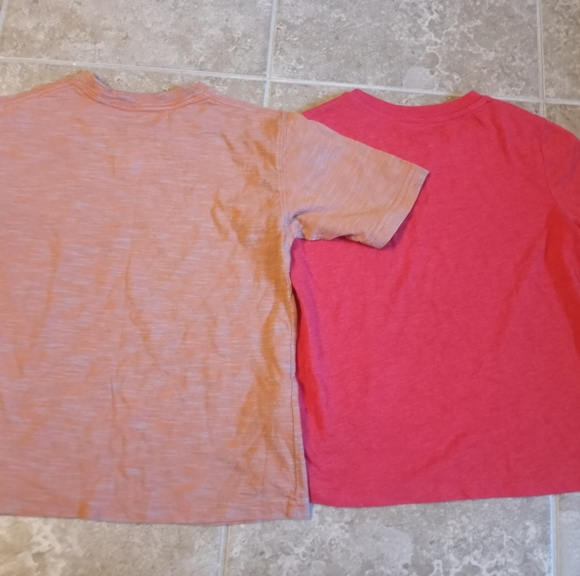 Bundle of 2 Solid Short Sleeve Tees Boys Sz.S(6/7) - Picture 2 of 4